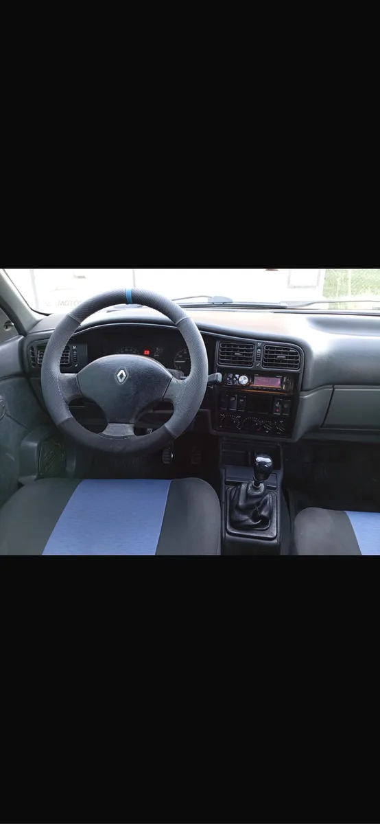 Renault rne alize 2000 model