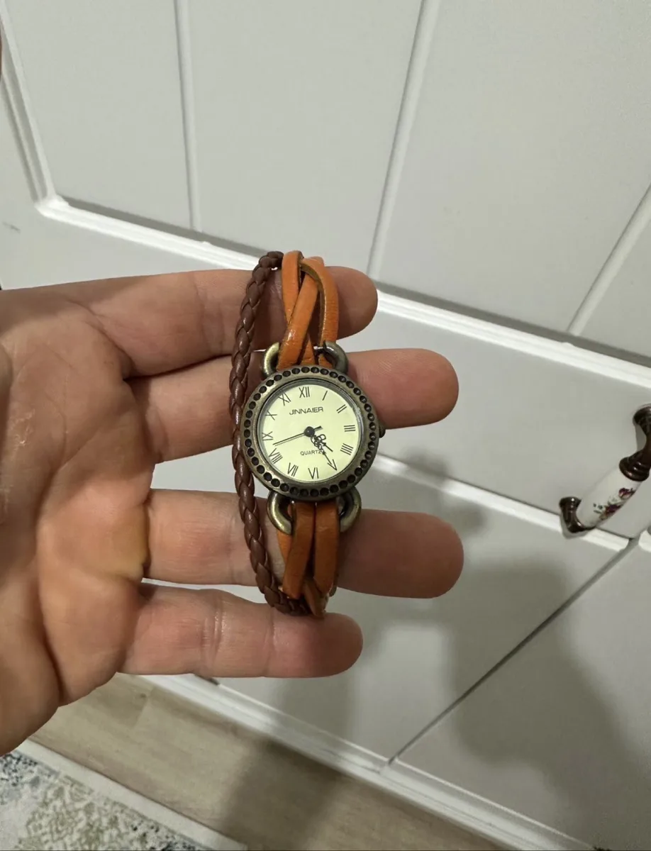 Unnaiver Quartz Vintage Deri Kordonlu Kadın Kol Saati - Roman Rakamlar