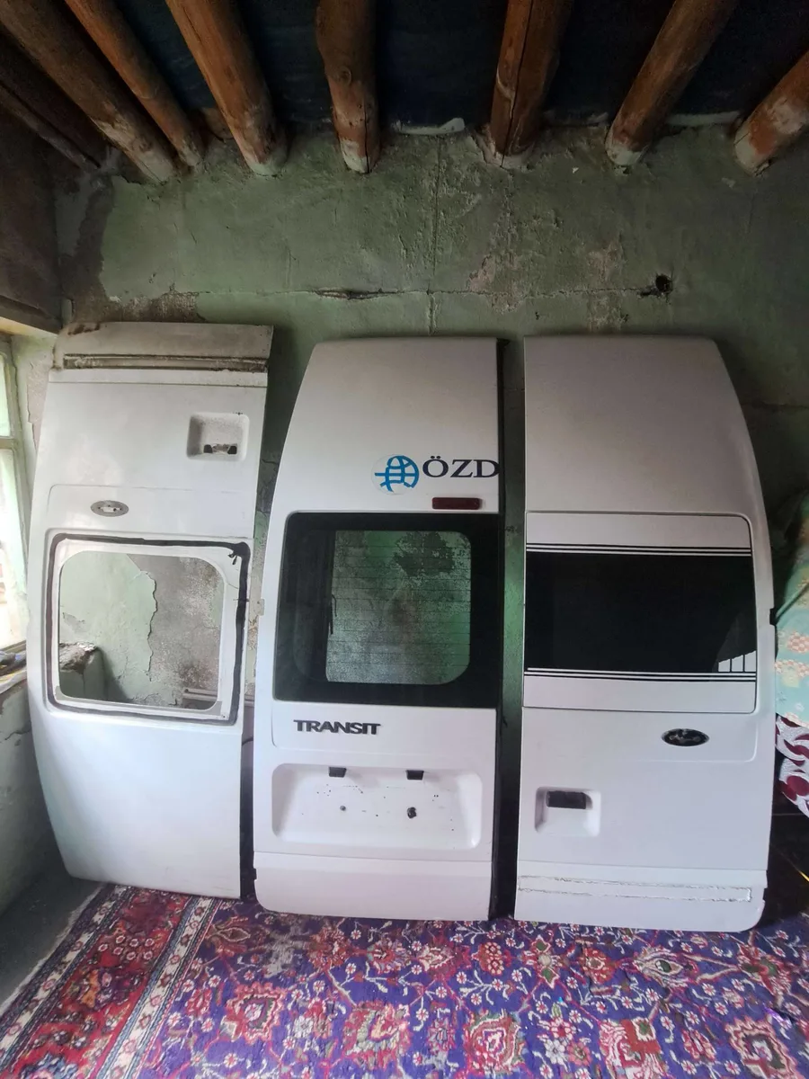 Transit yüksek tavan arka kapılar 