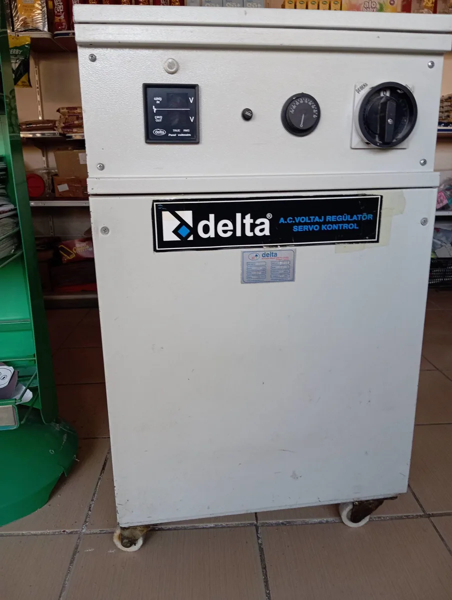 Tam otomatik Delta Servo Kontrol Voltaj Regülatörü 220V - İkinci El