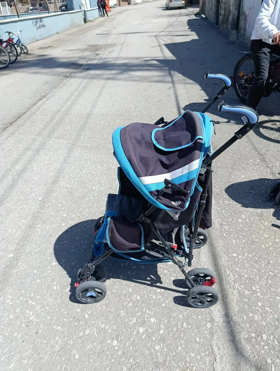 Mavi-Siyah Jogging Bebek Arabası, Hafif ve Dayanıklı