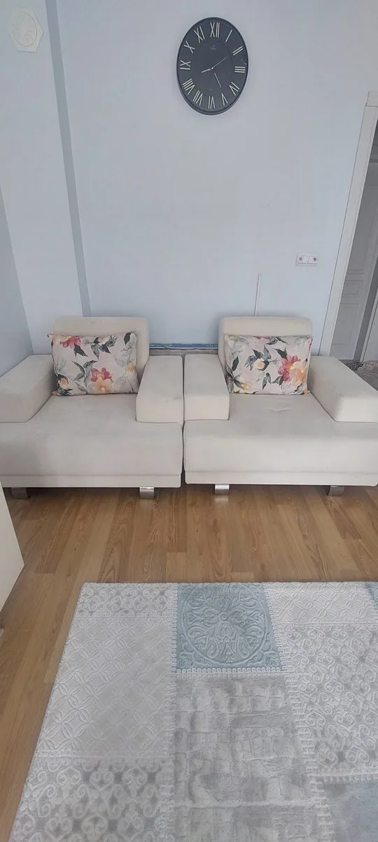 Açık Renkli 2'li Modüler Kanepe - Çiçek Desenli Yastıklarıyla