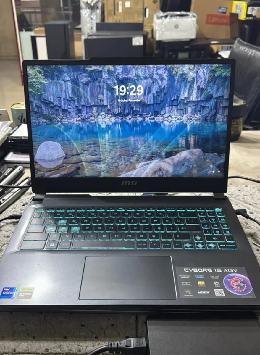MSI Cyborg 15 A13V i7-13620H 16GB RAM 512GB SSD RTX 4060 Gaming Laptop