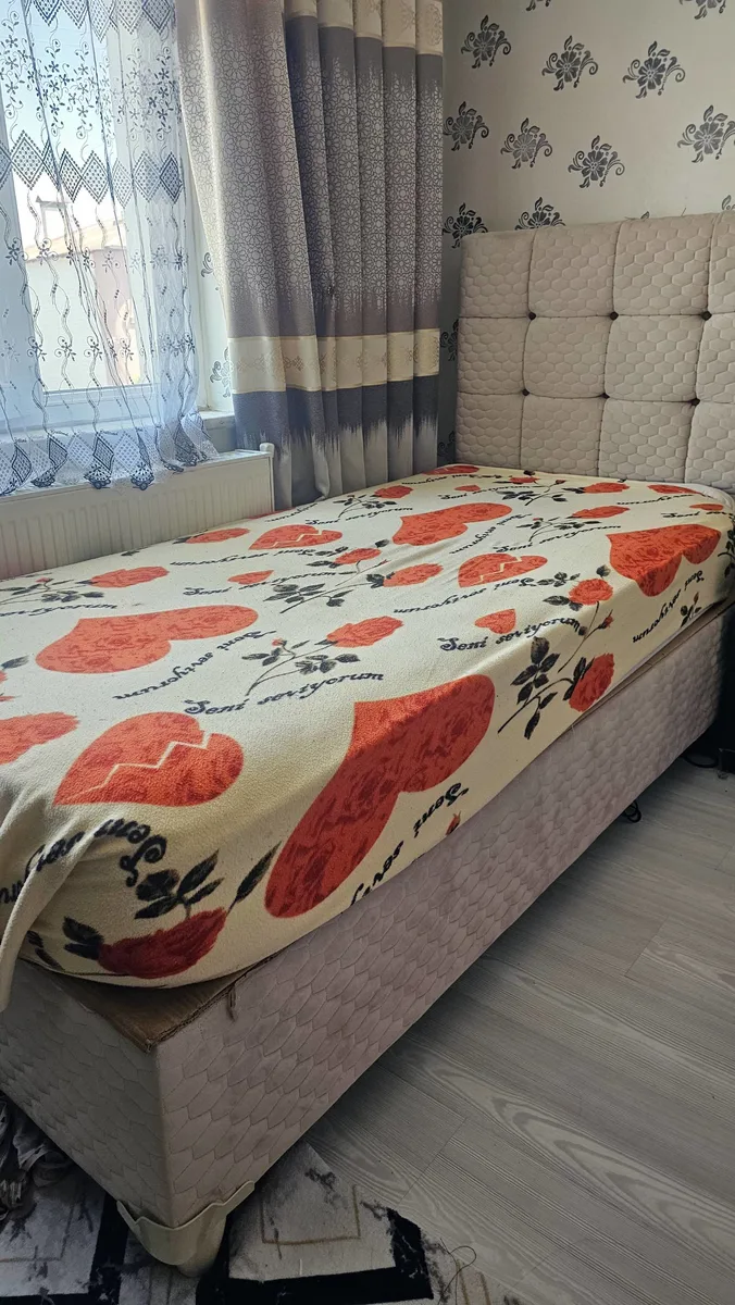 BAZA YATAK VE YATAĞIYLA BERABER