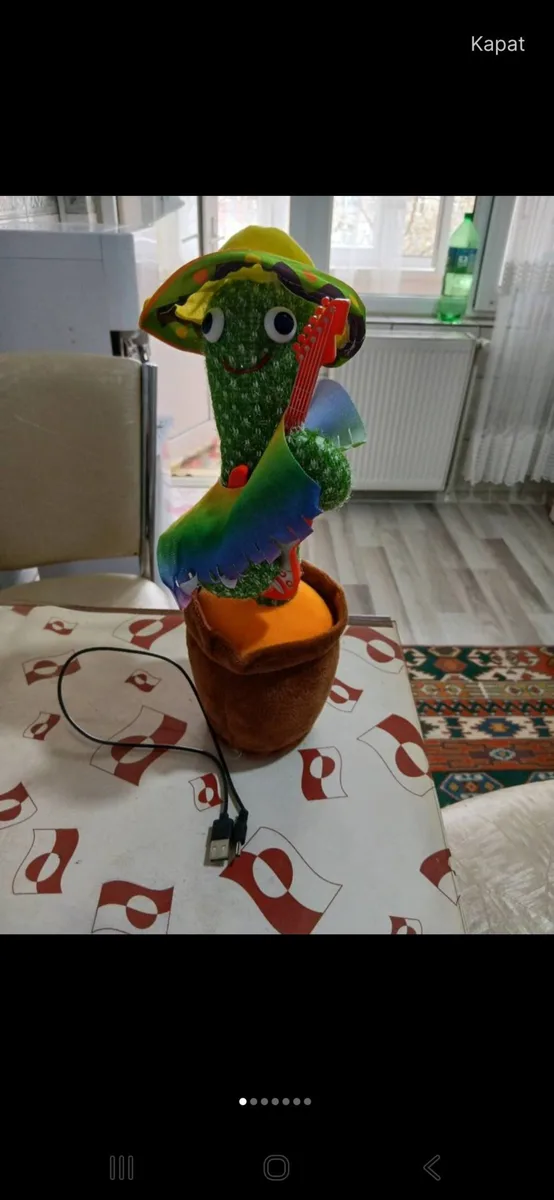 Dans Eden Müzikli Kaktüs Oyuncağı - Yeşil Peluş Figür