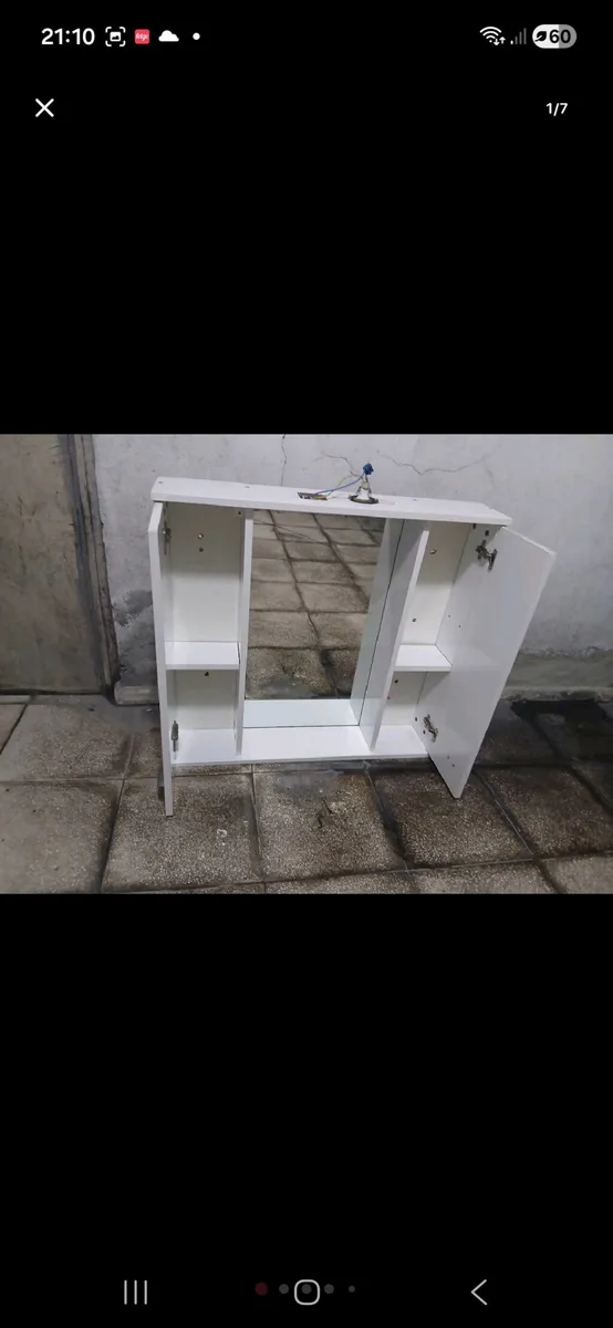 Ayna Kapaklı Banyo Dolabı - Beyaz Renk - Raflı