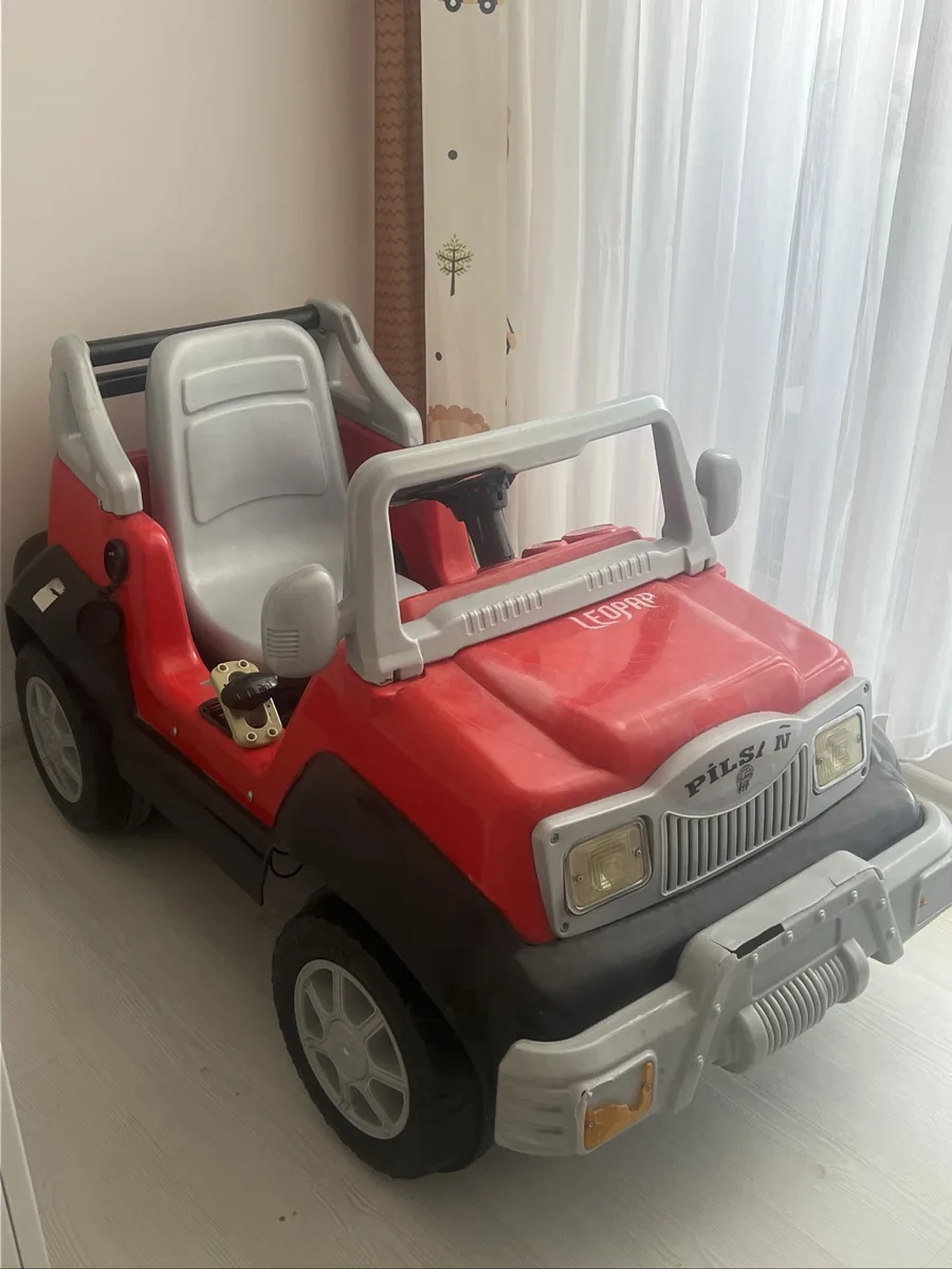 Pits In Jeep Model Elektrikli Çocuk Aracı - Kırmızı
