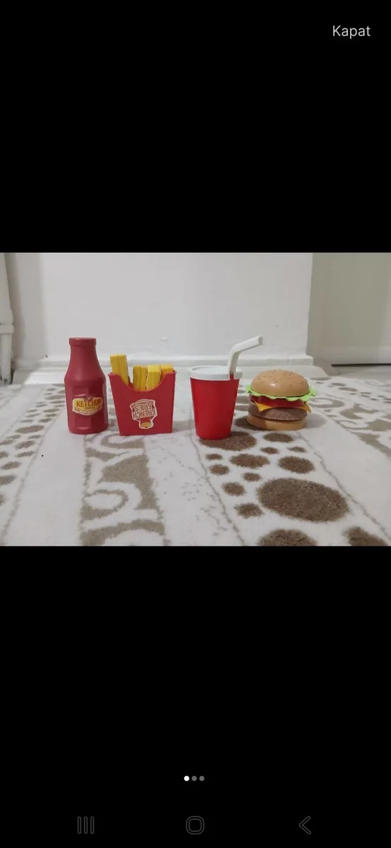 Vintage Plastik Fast Food Oyuncak Seti - Hamburger, Patates, İçecek, Ketçap
