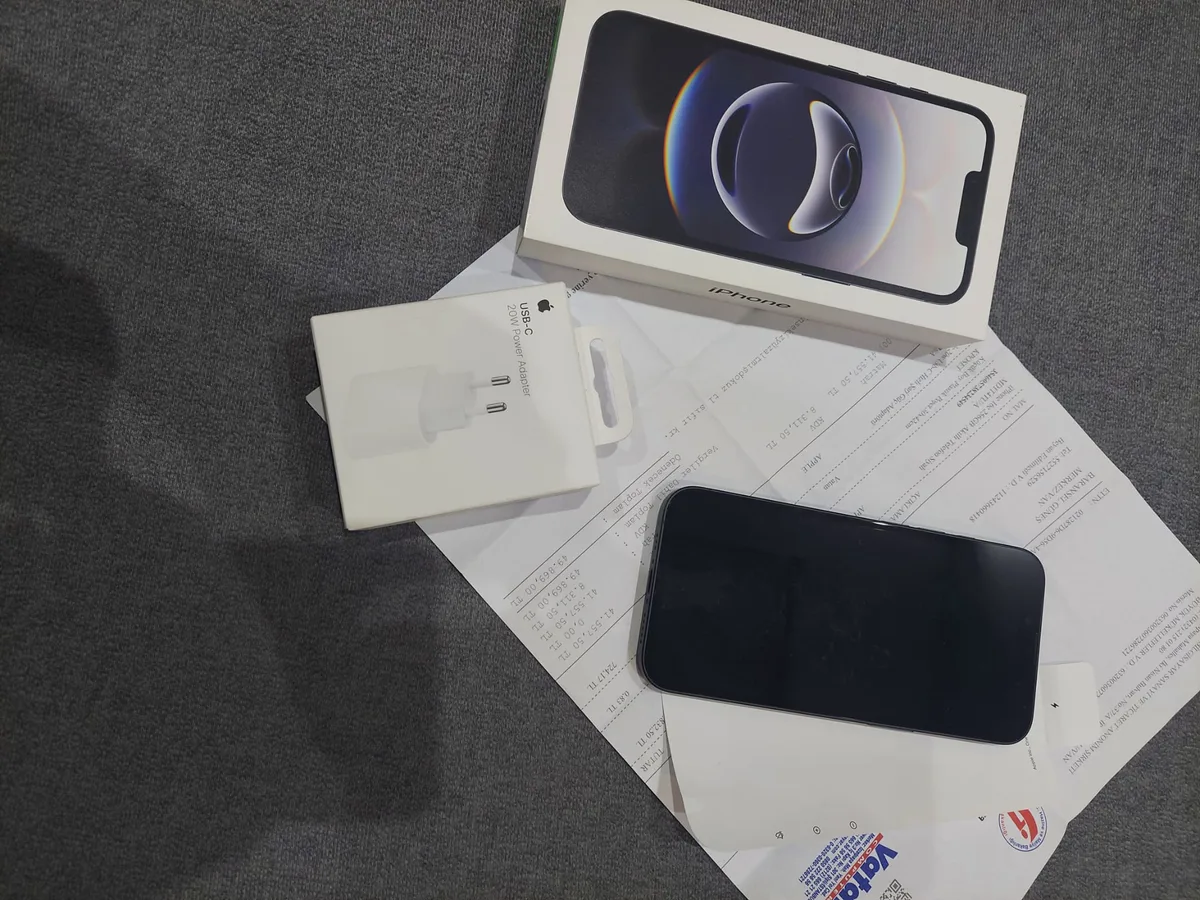 İPhone 16e 256 Gb siyah ( sıfır)