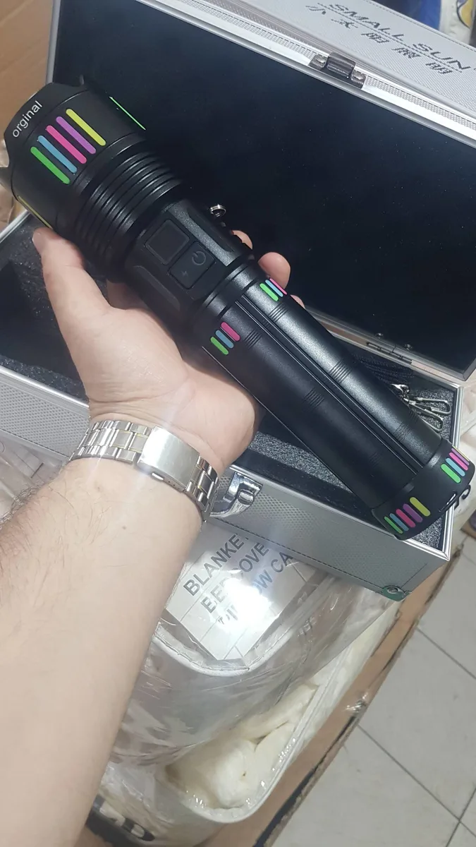 Orijinal Marka LED El Feneri - Güçlü Işık - Siyah