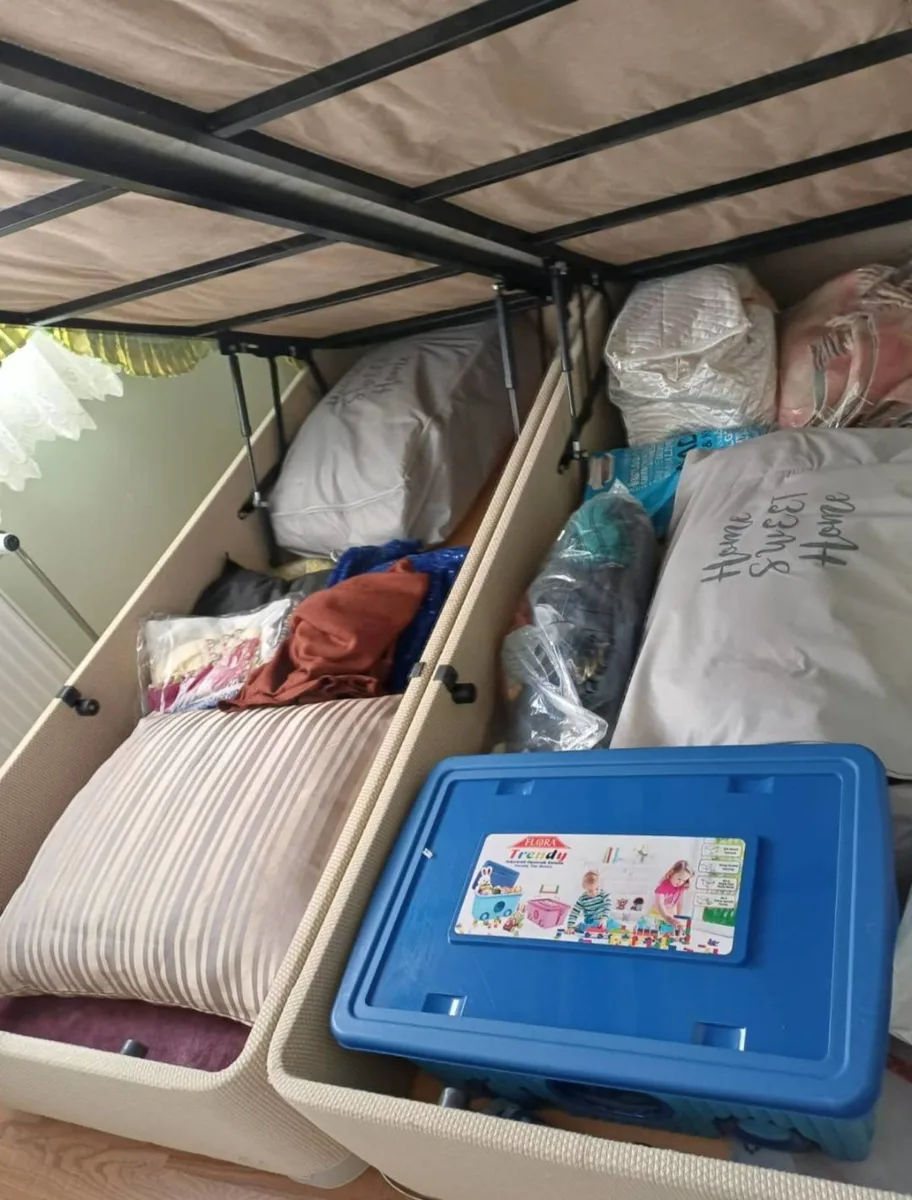 Motokaravan İç Depolama Sistemi - Yatak, Saklama Kutusu ve Oyuncaklar