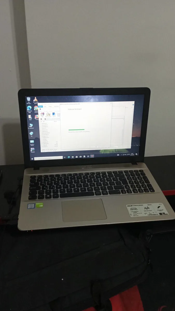 ASUS VivoBook 15 Intel Core Laptop - Çalışmaya Hazır