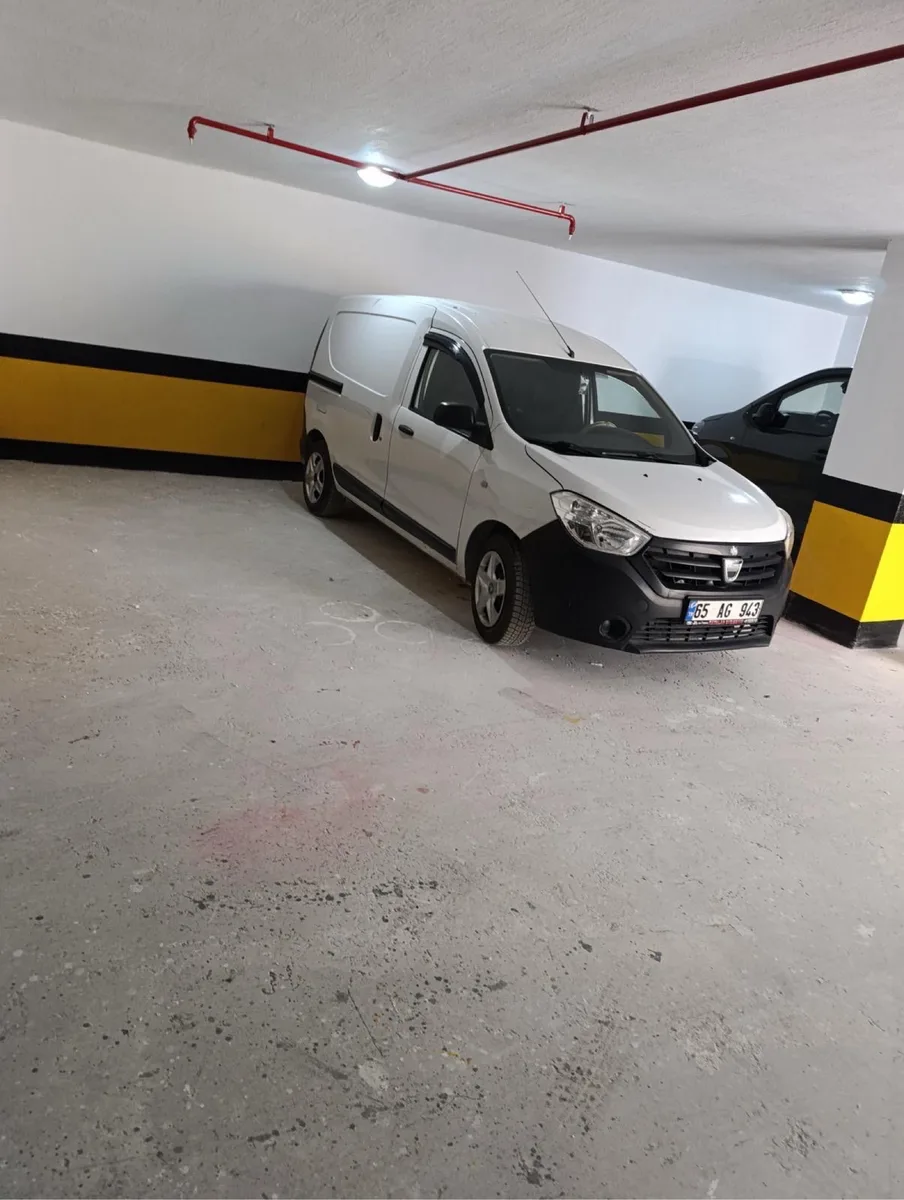 Acil satılık temiz dokker ikinci sahibi ve resmi kurum dan aldım 4 yıldır bende 