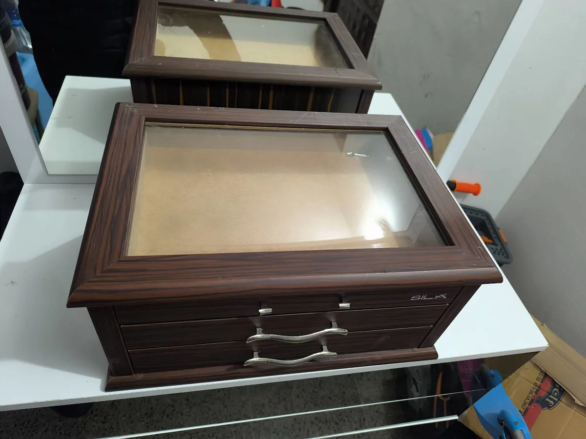 Silca Mücevher Kutusu - Cam Vitrinli Ahşap Çok Gözlü Saklama Kutusu