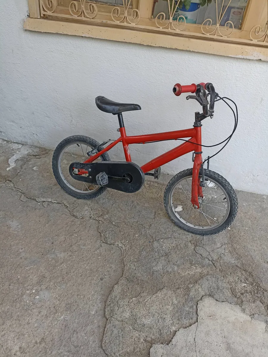 Kırmızı Çocuk Bisikleti 16 İnç Tekerlek - Kaliteli ve Güvenli