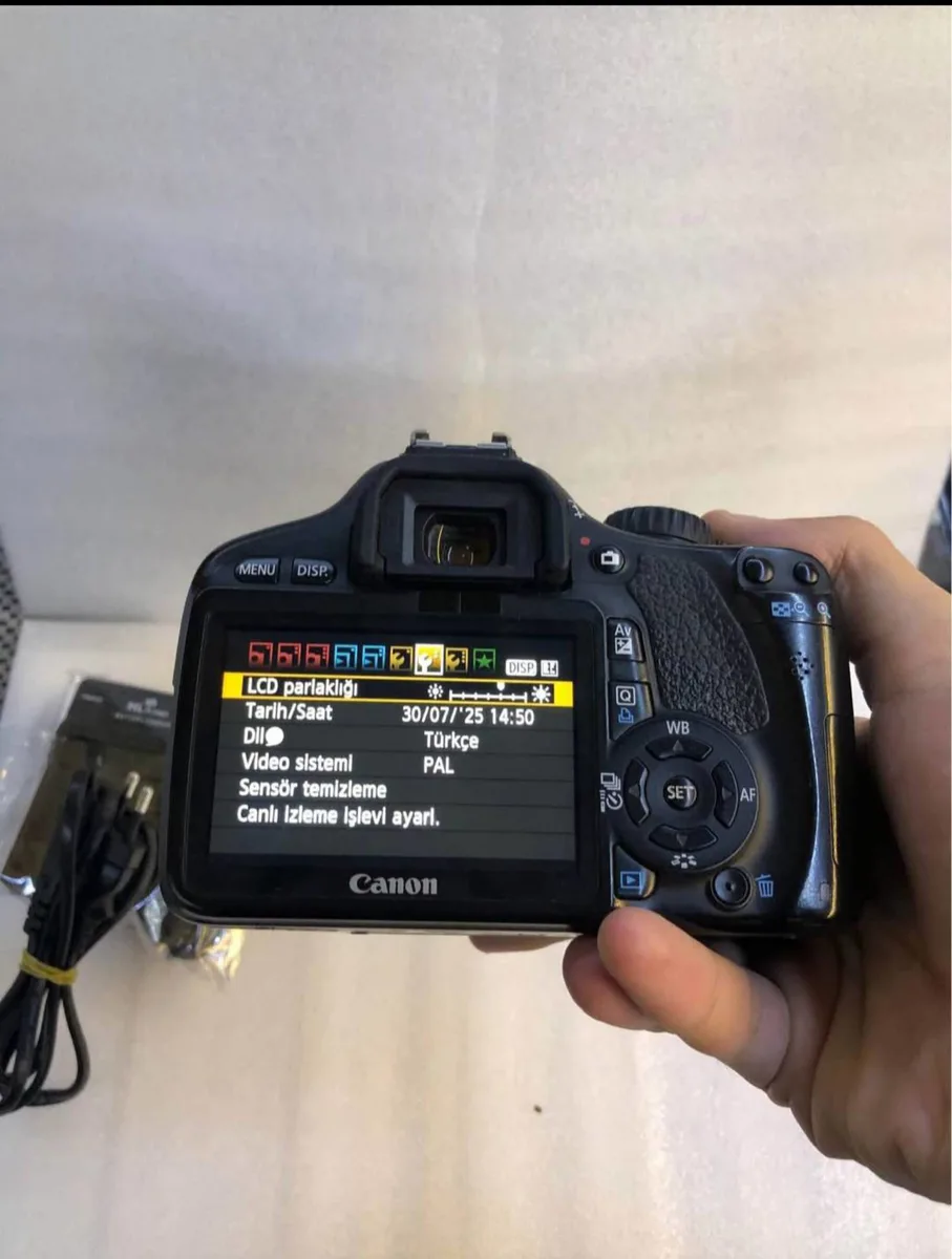 Canon EOS 550D Profesyonel DSLR Kamera - 18MP - Türkçe Menü