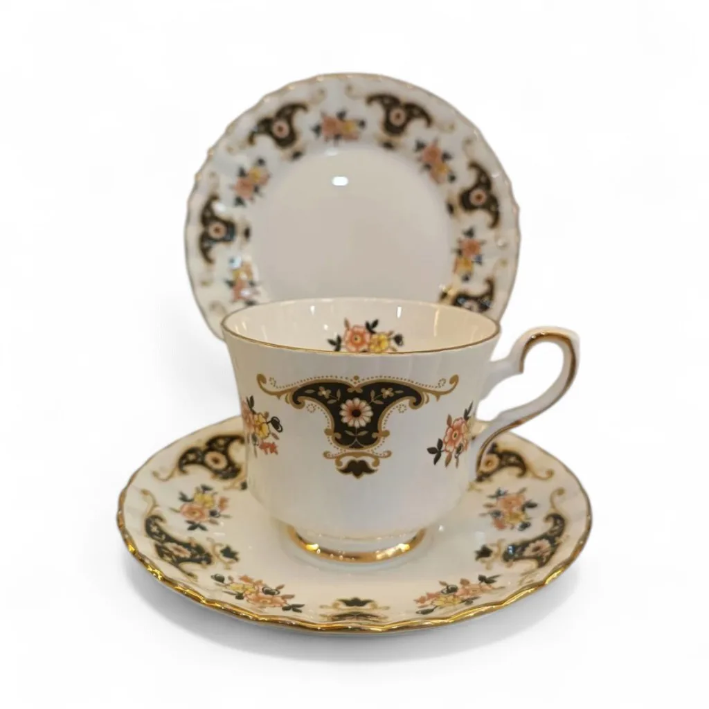 Vintage Porselen Çay Takımı - Çiçek ve Altın Detaylı