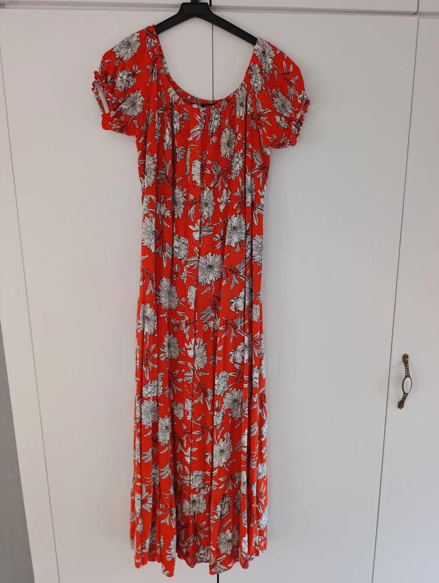 Vintage Tarzı Kırmızı Çiçek Desenli Maxi Elbise - Kısa Kollu