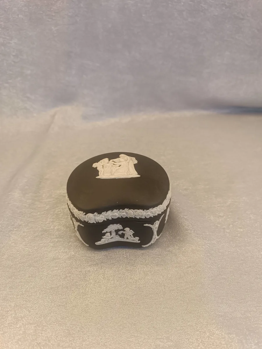 Antika Wedgwood Siyah Jasperware Oval Dekoratif Kutu - Klasik Tasarım