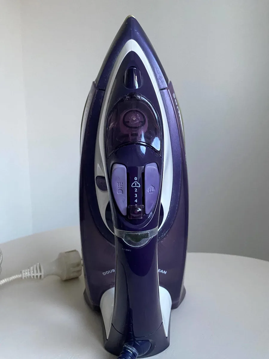 Philips Buharlı Ütü - Çok Temiz Durumdadır