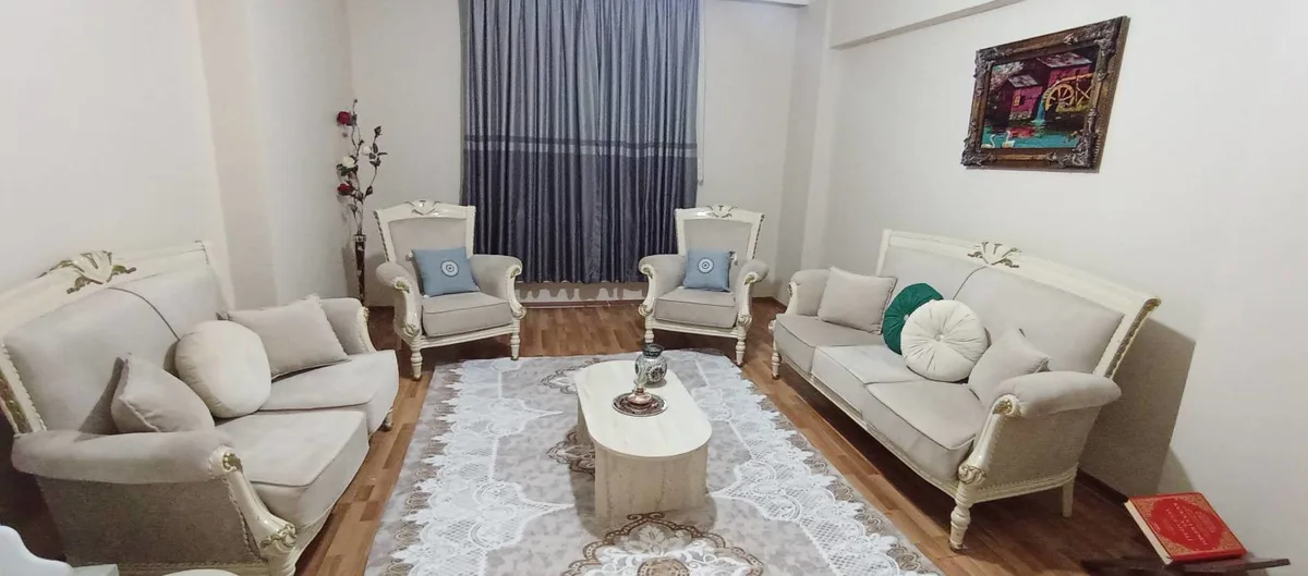 Krem Rengi 4 Parçalı Klasik Salon Mobilyası Seti - Kolaylı Koltuk ve Kanepe