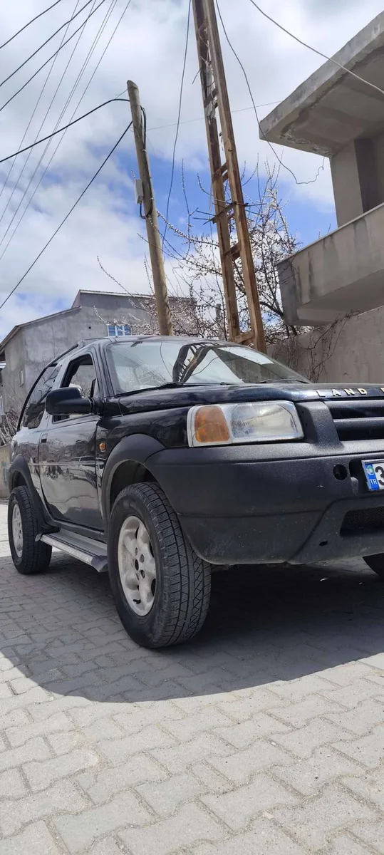 Temiz bakımlı arazi safari aracı 