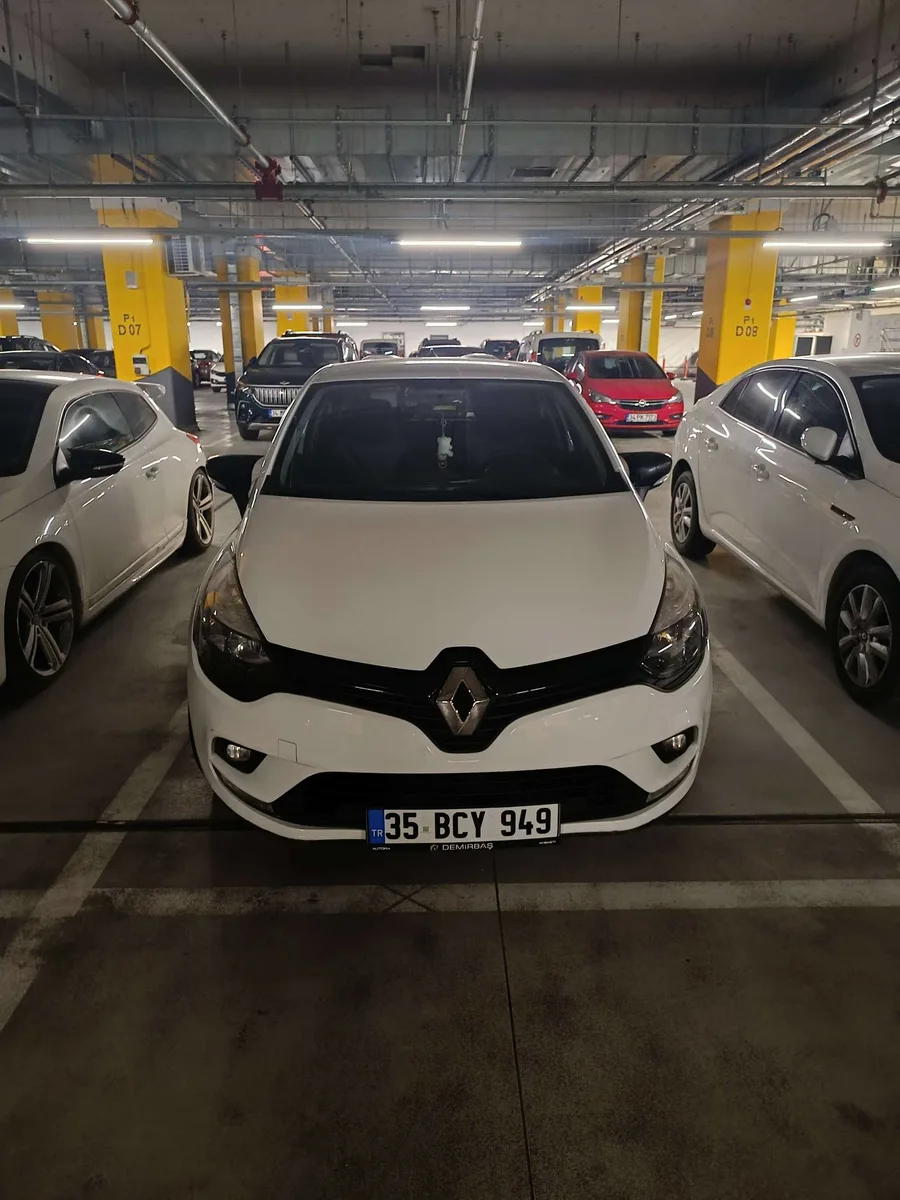 Renault clio hatasız boyasız 2020 model 107.000 de